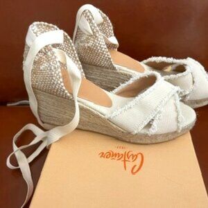 Bluma Wedge, Castaner